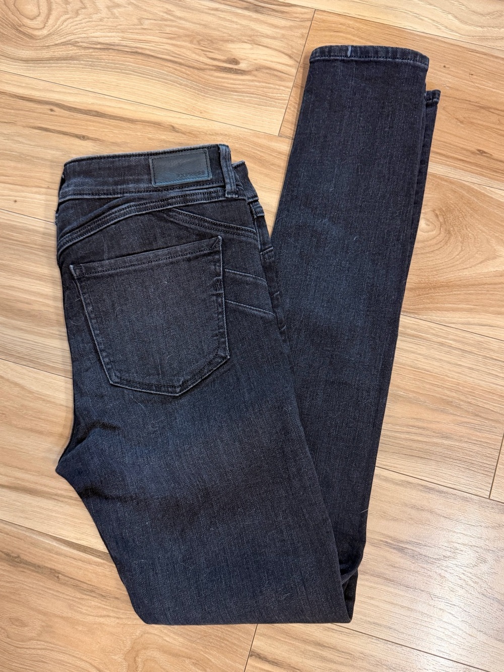 Express Women's Skinny Jeans in Washed Black